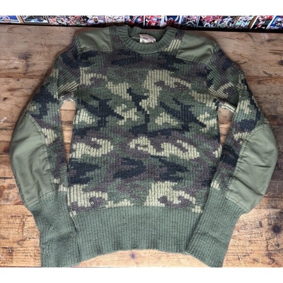 Vintage Cabelas Commando Sweater Mens S Green Wool Elbow Patch Camo England - Picture 1 of 5